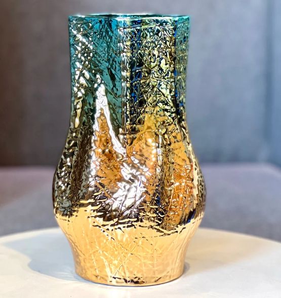 Gold Vase (L) AenZay Homes